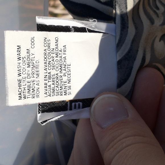 T.R. Bentley Polyester Animal Print Button Up Shirt, Size L - Picture 6 of 10